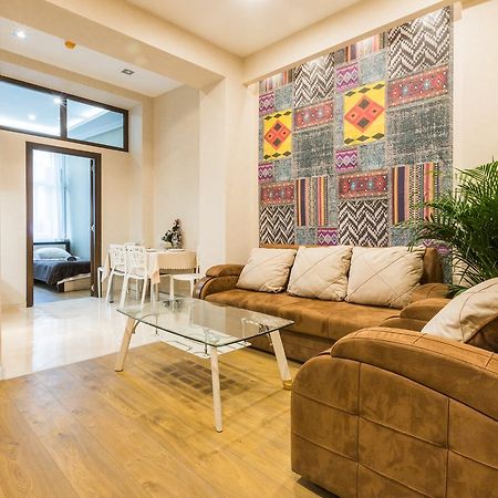 Sweet Home Apartment ティビリシ エクステリア 写真