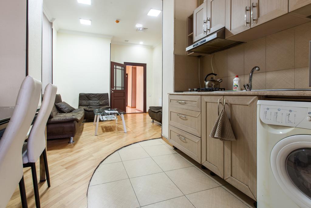 Sweet Home Apartment ティビリシ 部屋 写真